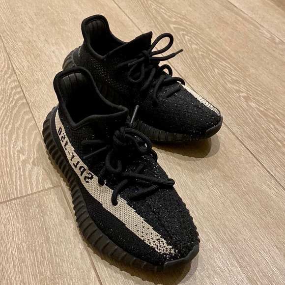 Adidas Yeezy Boost 350 V2 ‘Oreo’ sneakers, size 4.5 - Picture 1 of 10
